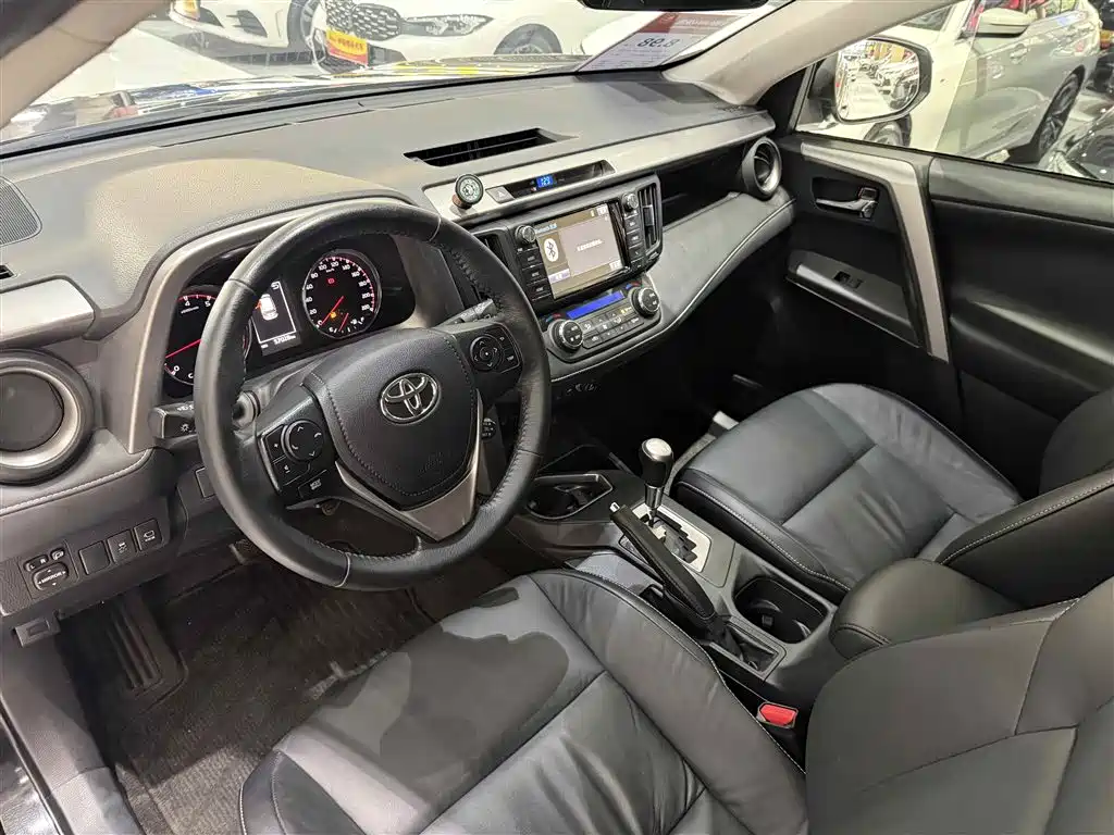 Toyota RAV4 Rongfang 2016 2.0L CVT 2WD Smart (China V) фото 10