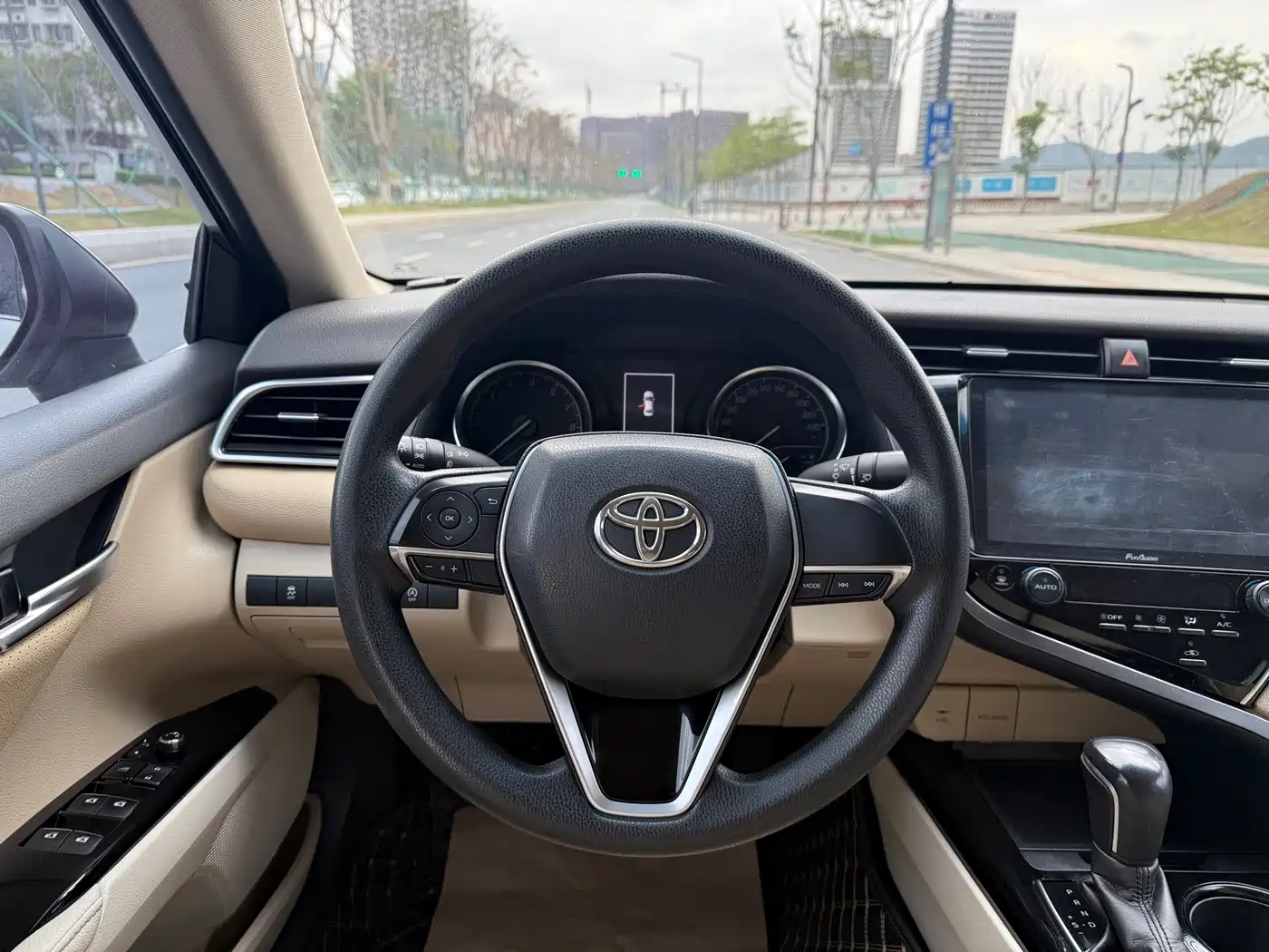 Toyota Camry 2018 2.0E Elite Edition фото 12
