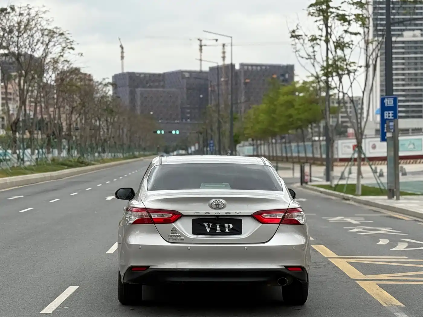 Toyota Camry 2018 2.0E Elite Edition фото 7