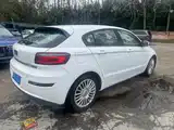 صورة 6 - Qoros 3