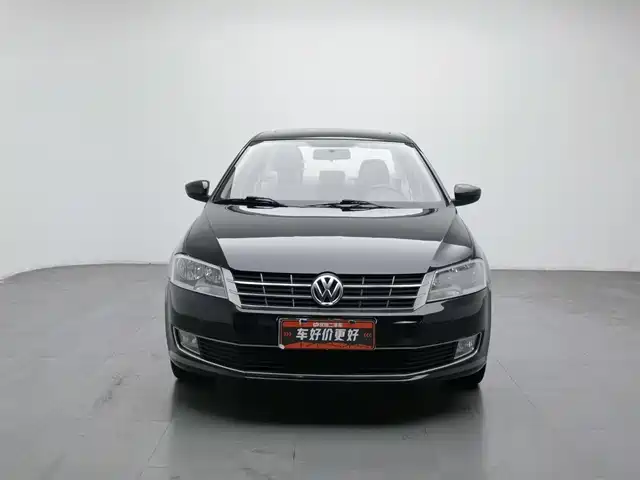 Volkswagen Lavida 2013 Facelift Classic 1.6L Automatic Comfort — фото 3
