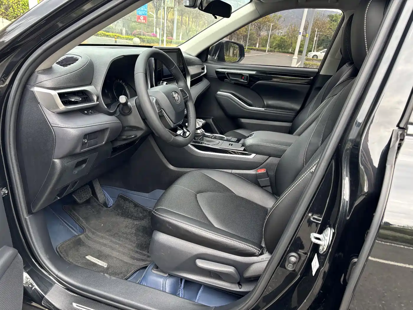 TOYOTA HIGHLANDER