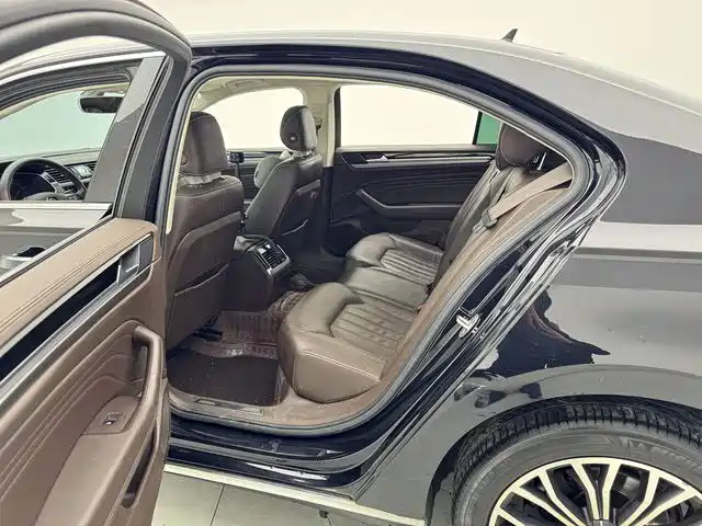 Volkswagen Phideon 2021 380TSI Luxury Edition фото 14