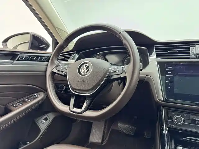 Volkswagen Phideon 2021 380TSI Luxury Edition фото 11