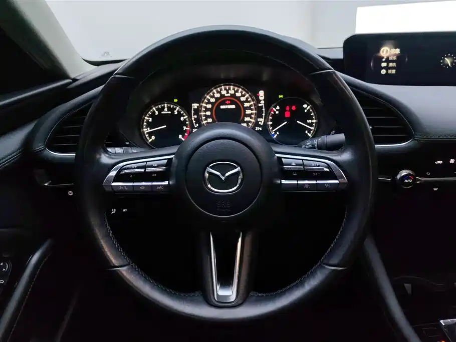 MAZDA 3 ANGKESAILA