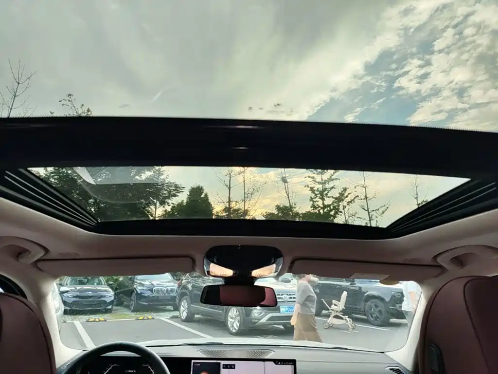 Photo 18 - BMW 3 Series