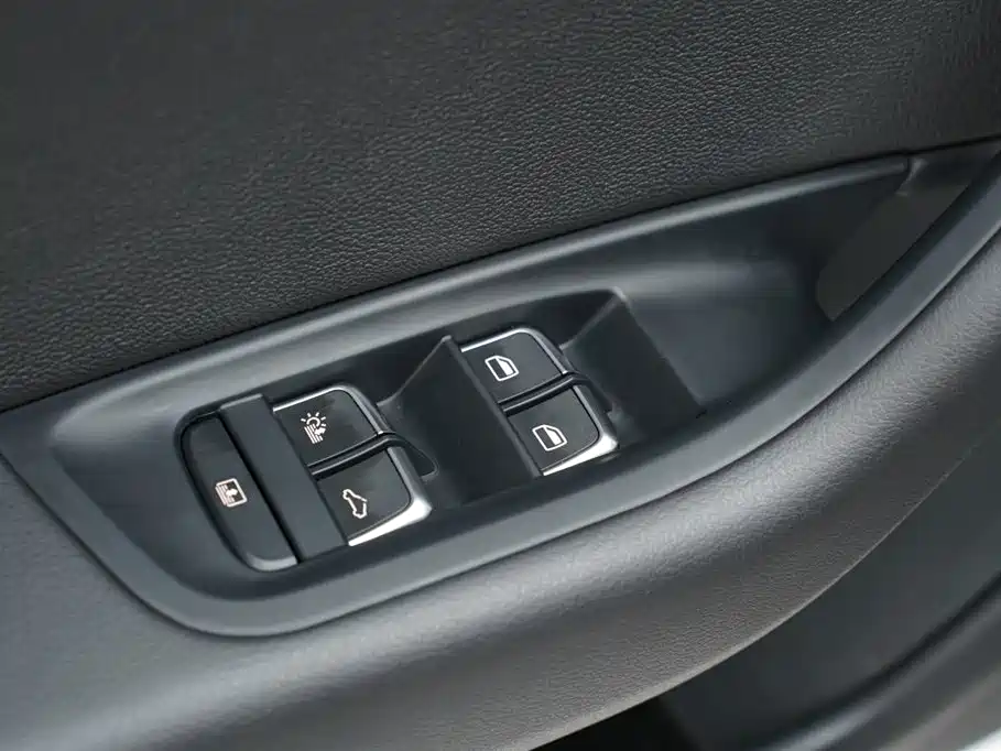 Audi A6L 2012 30 FSI Luxury фото 11