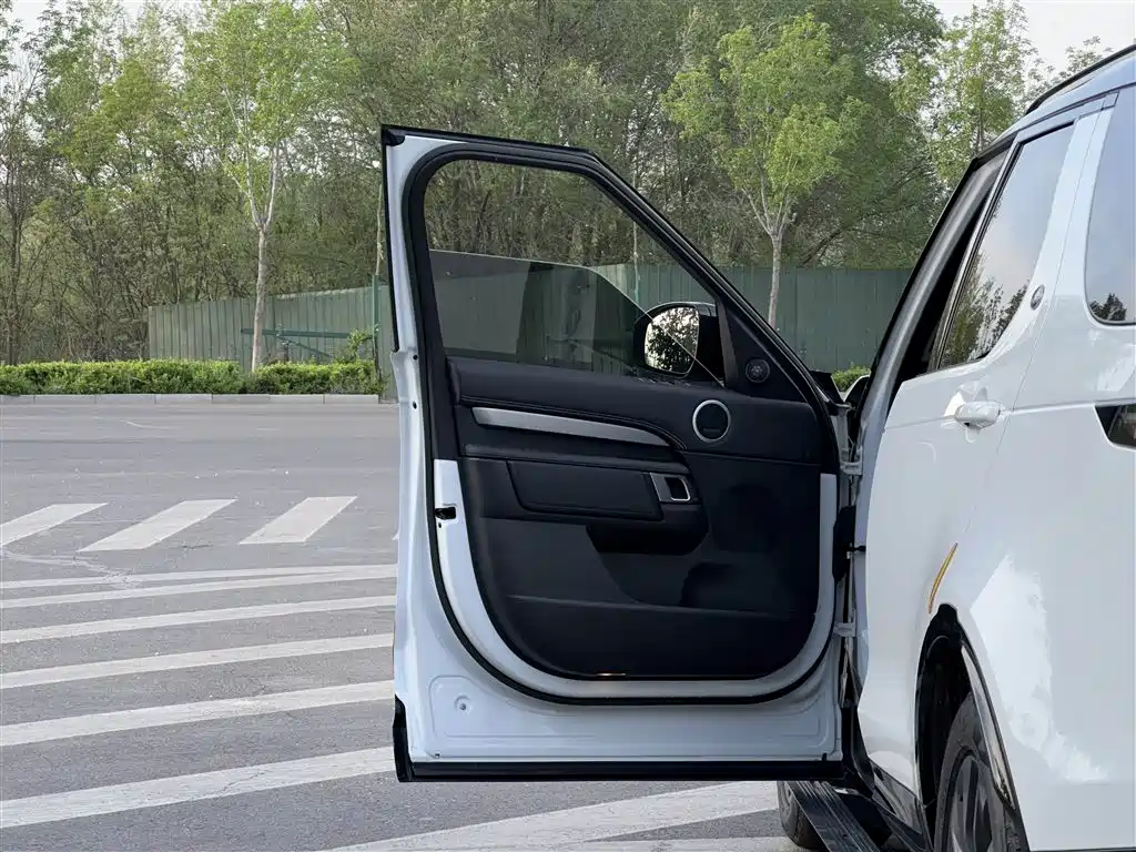 Land Rover Discovery 2023 Facelift 360PS R-Dynamic S фото 5