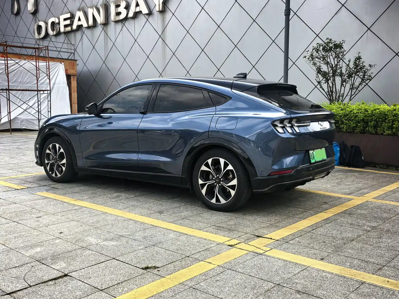 Ford Mustang Mach-E 2022 2021 Boundless RWD Luxury (Long Range)
