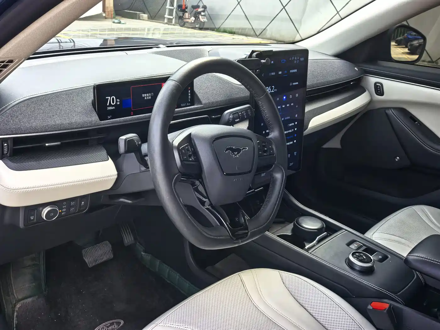 Ford Mustang Mach-E 2022 2021 Boundless RWD Luxury (Long Range)