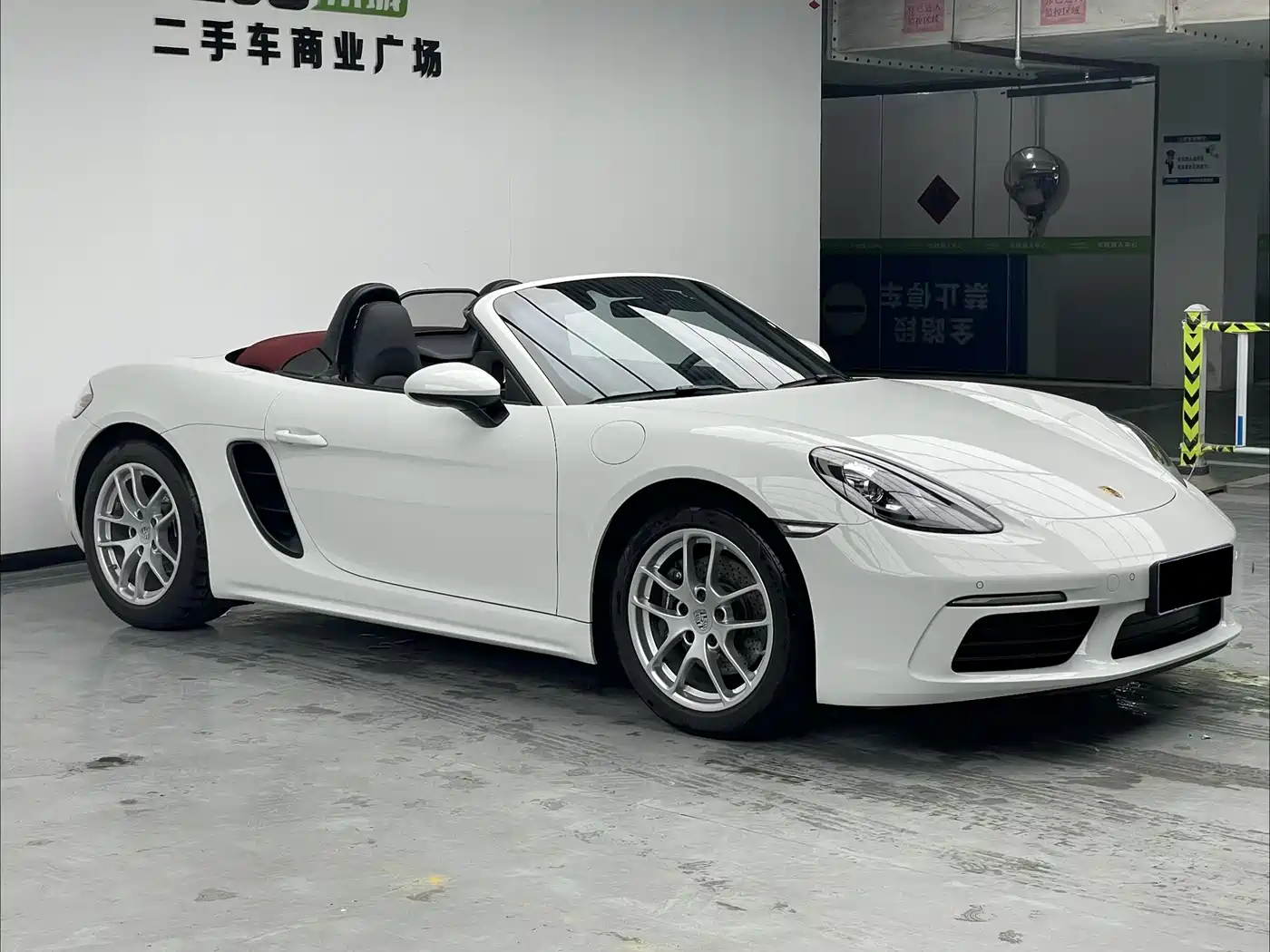 Porsche 718 2022 Boxster 2.0T фото 3