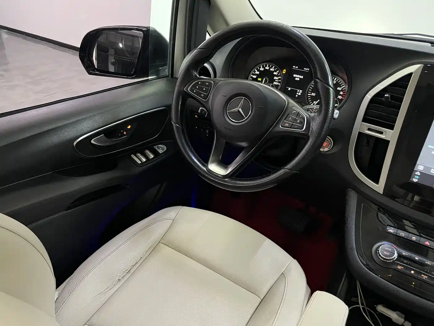Mercedes-Benz Vito 2016 2.0T Business Edition фото 15