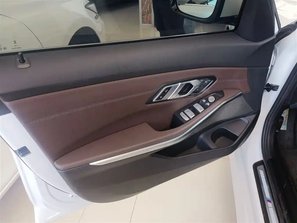 BMW 3 Series 2024 320Li M Sport Package фото 14