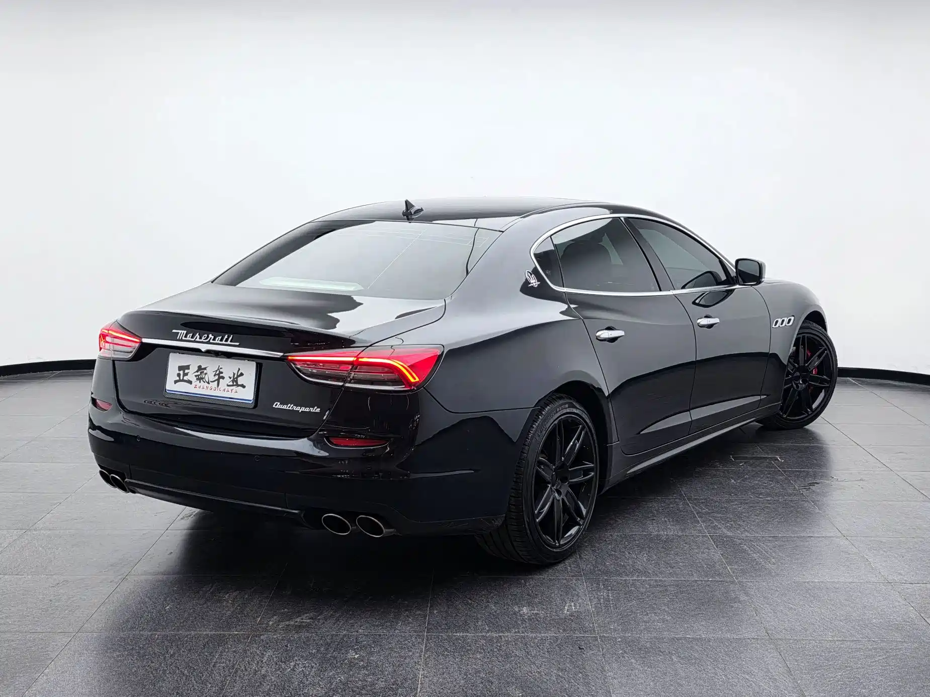 Photo 12 - Maserati Quattroporte