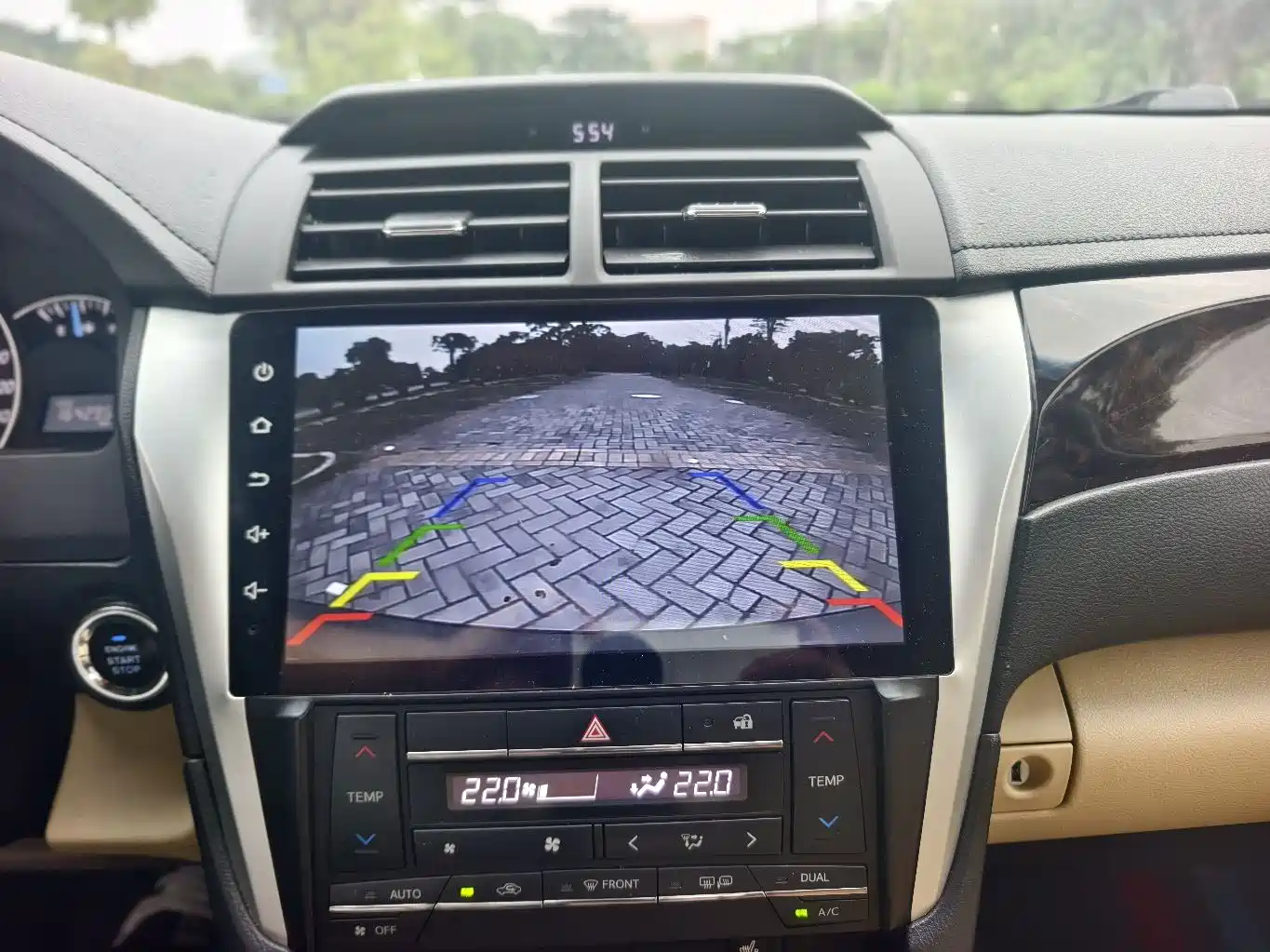 Toyota Camry 2015 2.0G Leading Edition фото 18