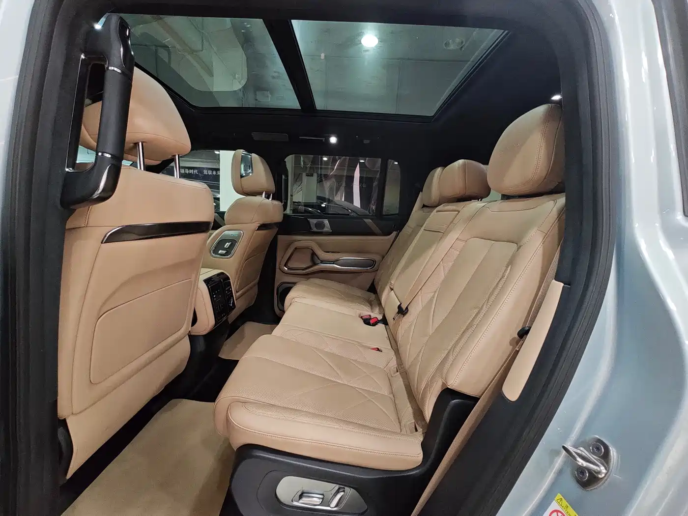 Fang Cheng Bao Leopard 8 2026 2025 Zhiyong Flagship 7-Seater