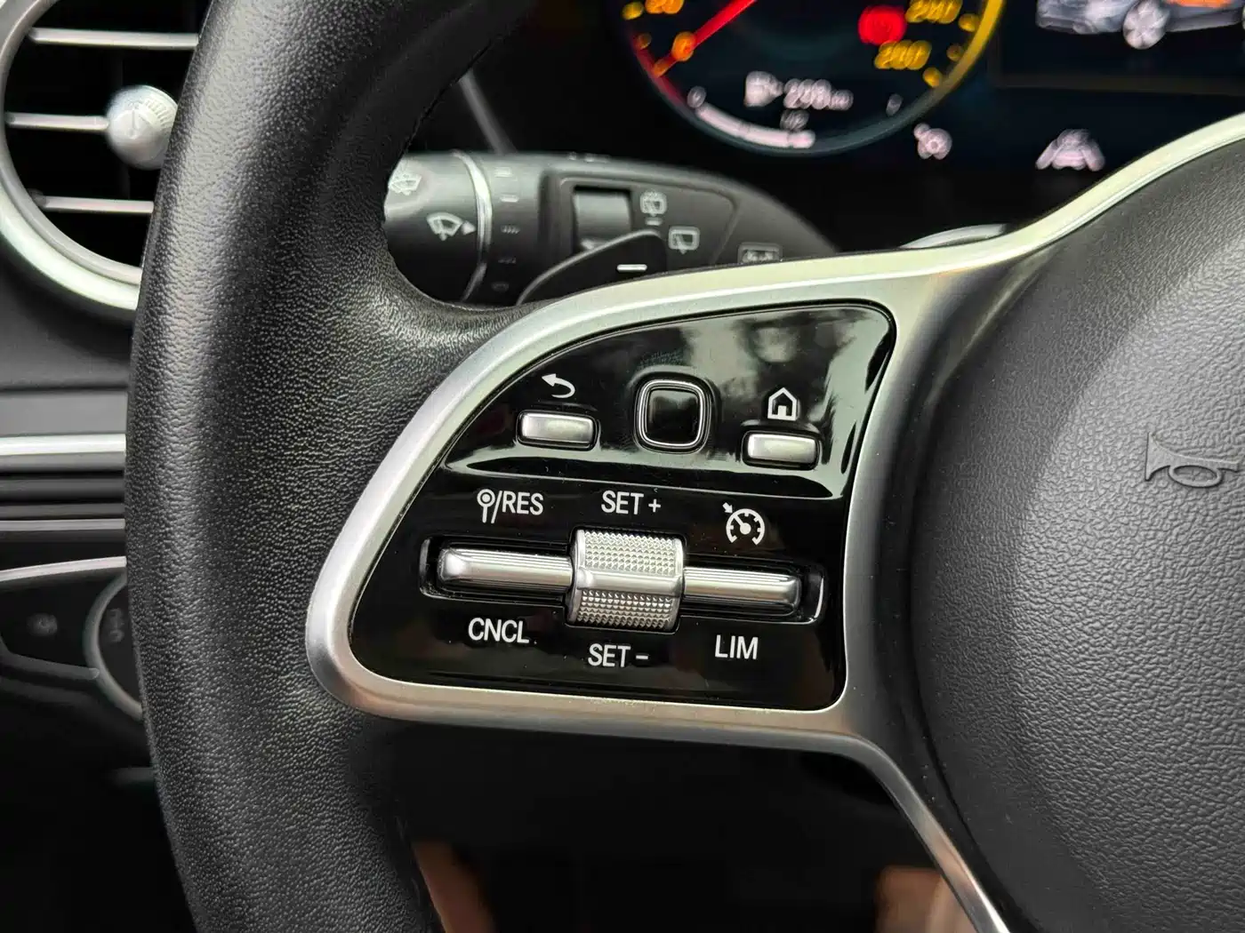 Mercedes-Benz GLC 2021 GLC 300 L 4MATIC Sporty фото 26