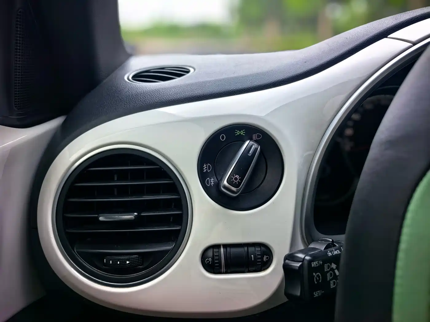 Volkswagen Beetle 2014 1.2TSI Fashion Edition фото 17