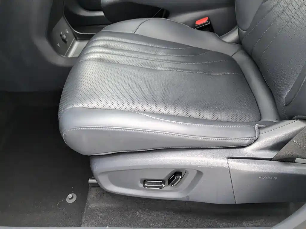Photo 20 - Geely Galaxy Galaxy E5