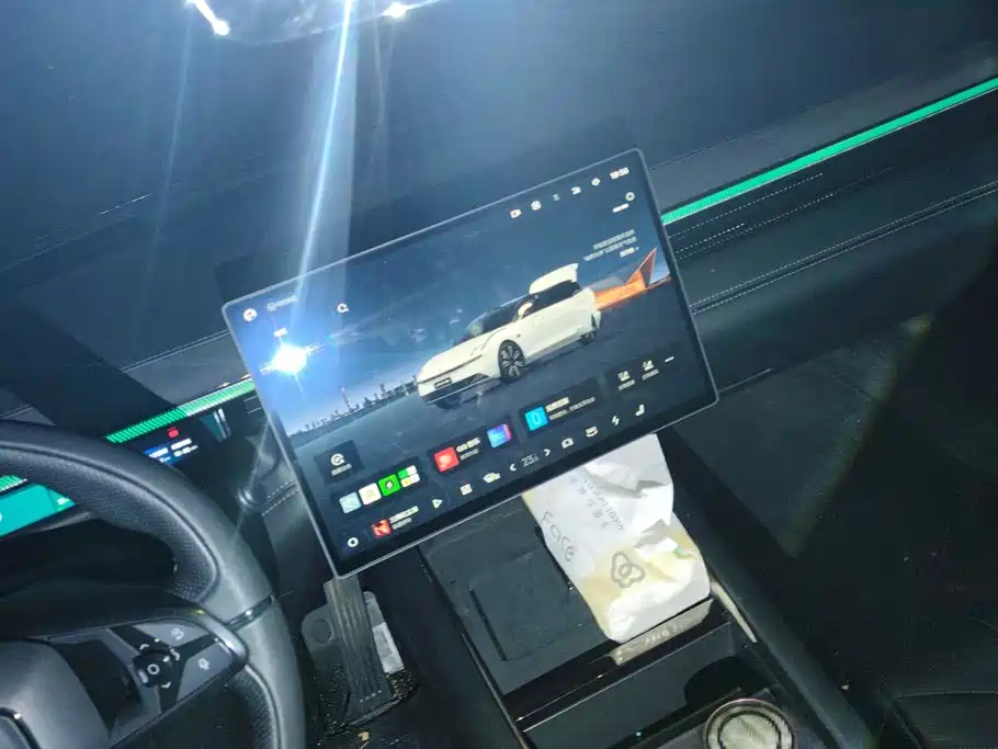Lynk & Co 10 EM-P 2026 2025 Facelift 240 AWD Ultra