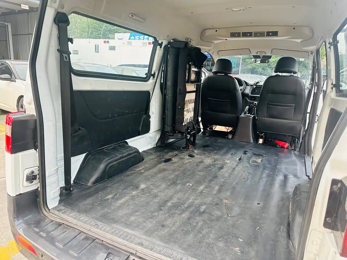 SRM Xinyuan Golden Sealion M 2023 2024 Model 1.5L Travel Lion Passenger Vehicle 5/6/7 Seater