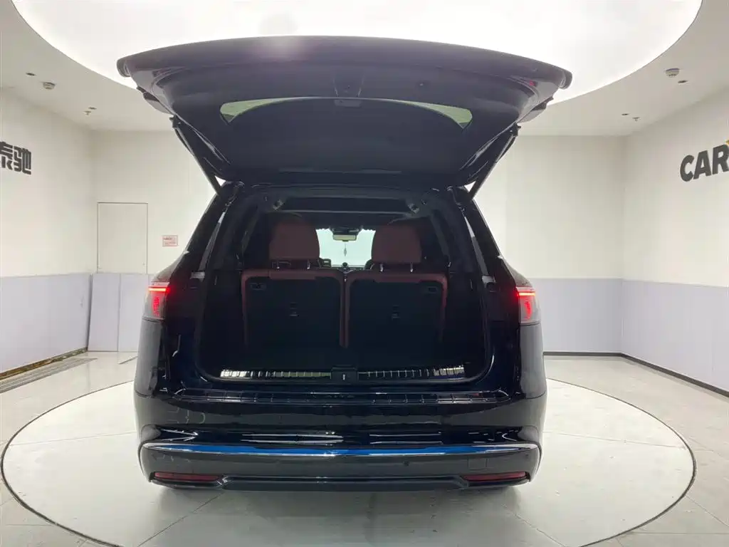 AITO Wenjie AITO M8 2025 Model Extended Range Max+ Edition 53.4kWh 6-Seater фото 32