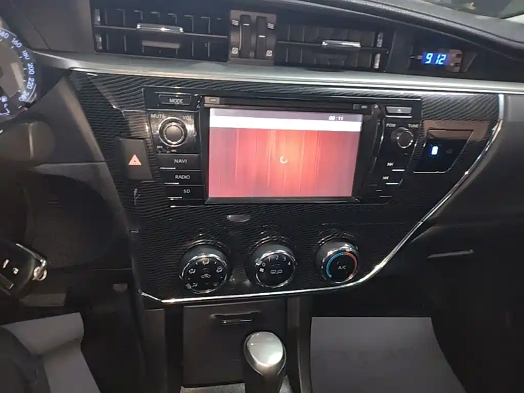 Toyota Corolla 2014 1.6L CVT GL-i Leather Edition фото 13