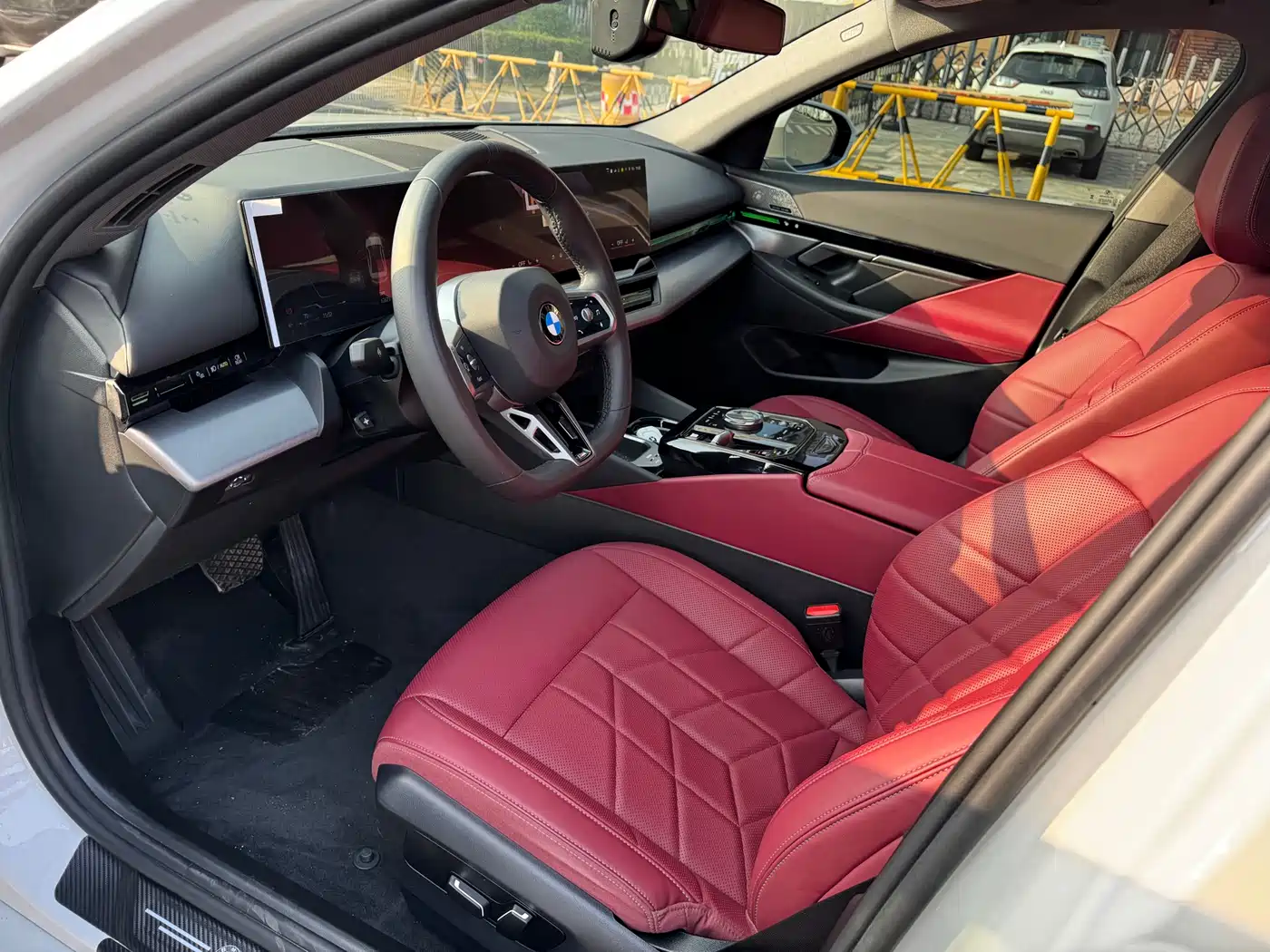 BMW 5 Series 2024 525Li M Sport Package фото 13