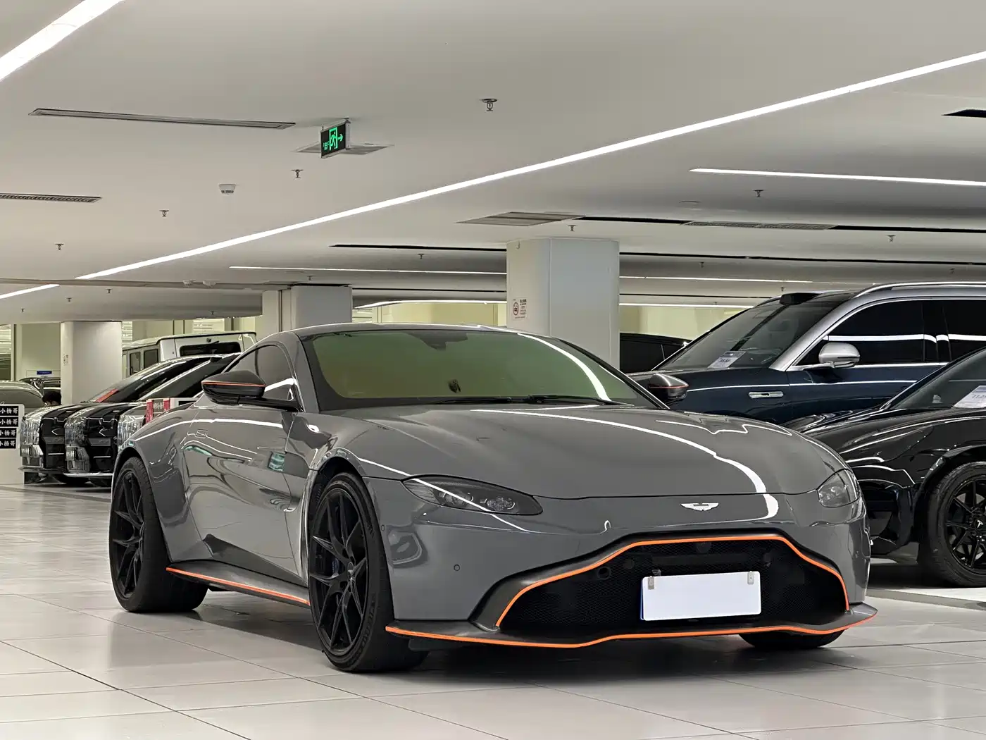 Aston Martin V8 Vantage 2019 2018 4.0T V8 Coupe
