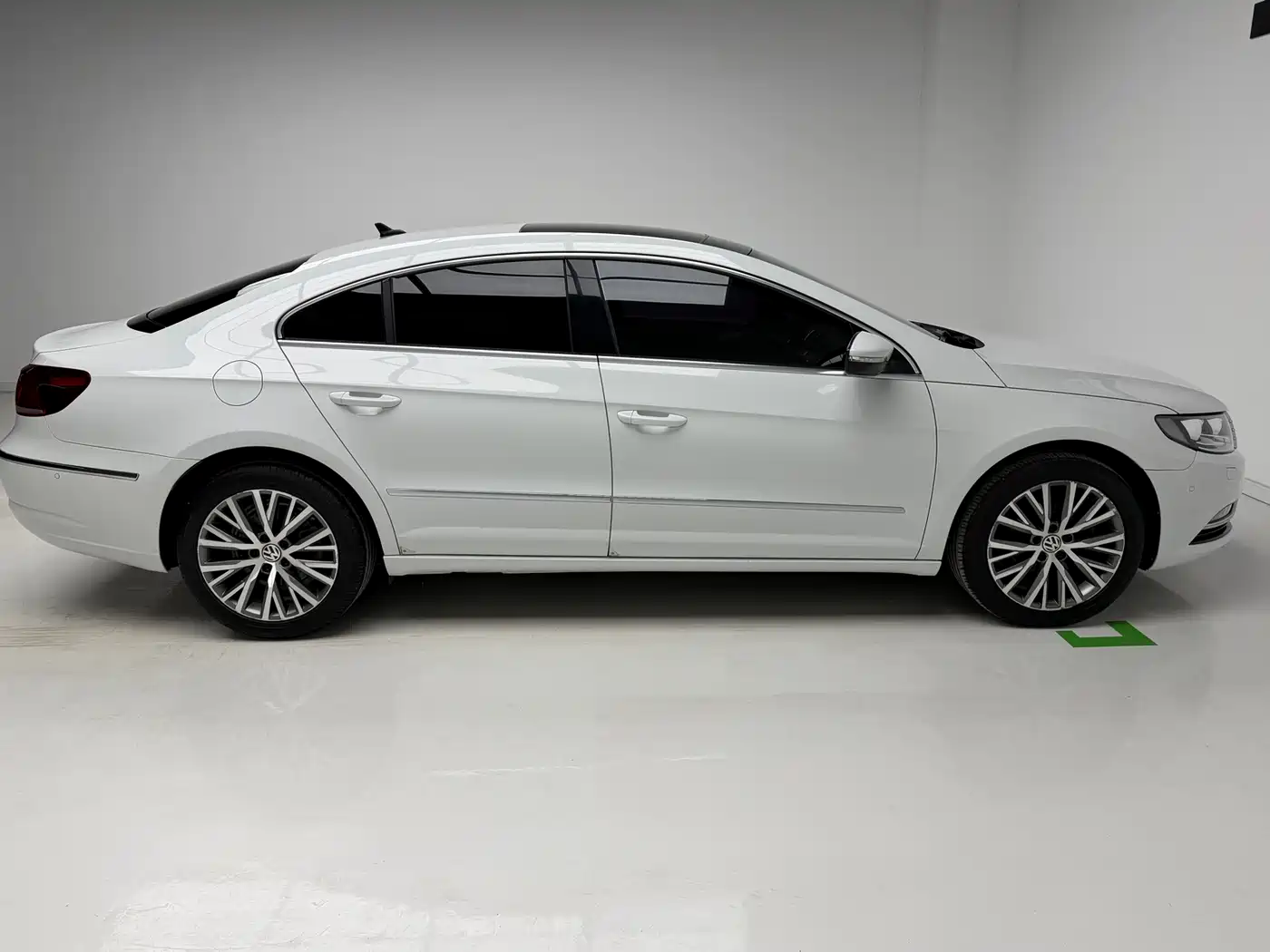 Volkswagen FAW-Volkswagen CC 2018 1.8TSI Luxury фото 7