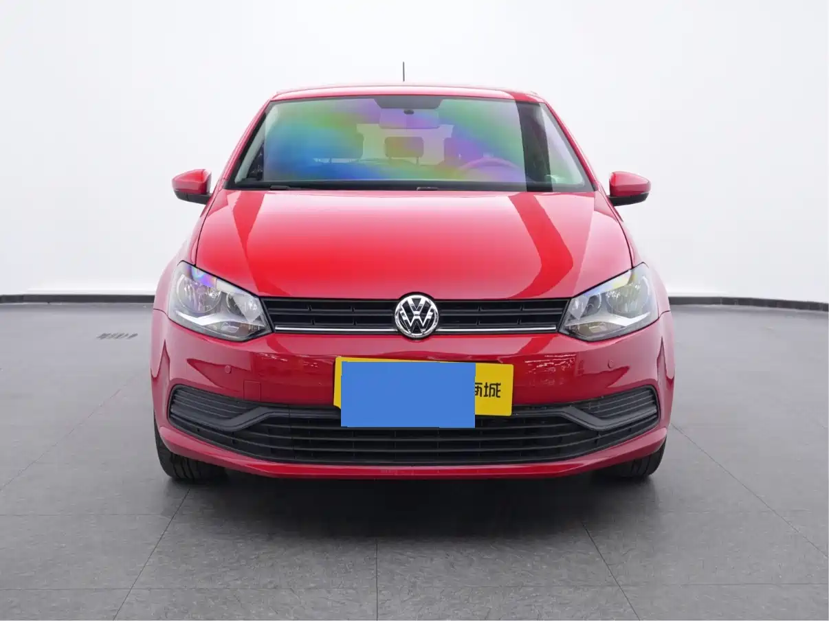 Volkswagen Polo 2016 1.4L Automatic Trend фото 2