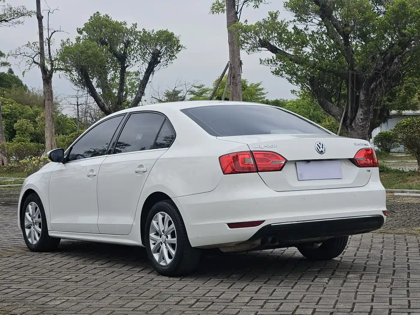 Volkswagen Sagitar 2012 1.4TSI Automatic Luxury фото 10