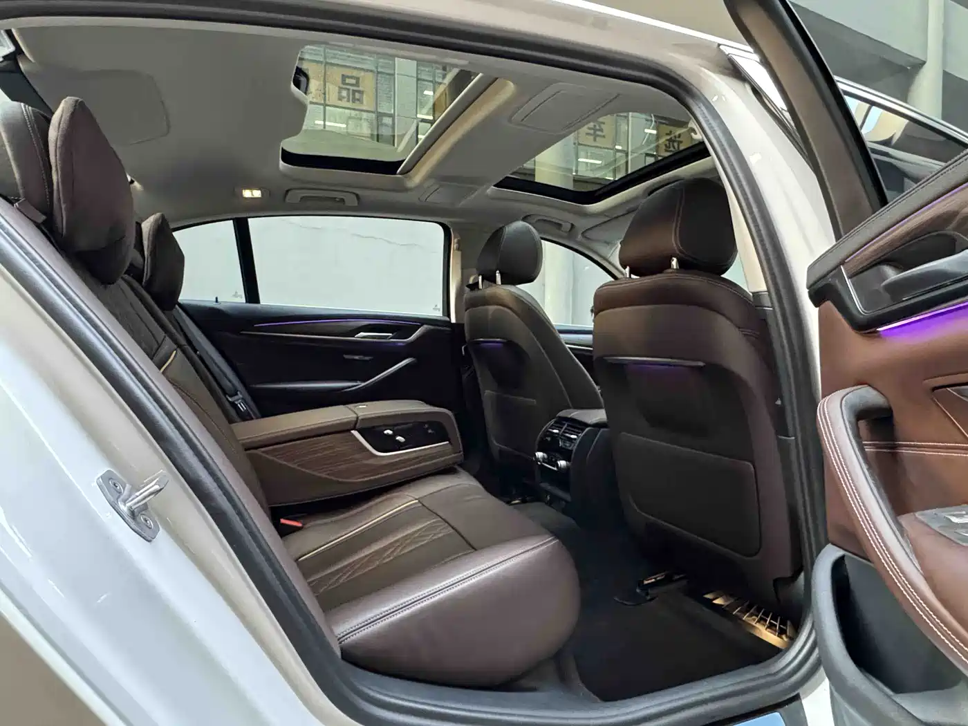BMW 5 Series New Energy 2019 530Le Luxury Package фото 10