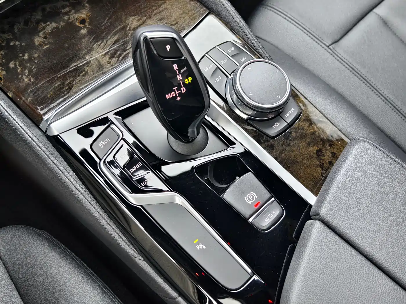 BMW 5 Series 2018 525Li M Sport Package фото 10