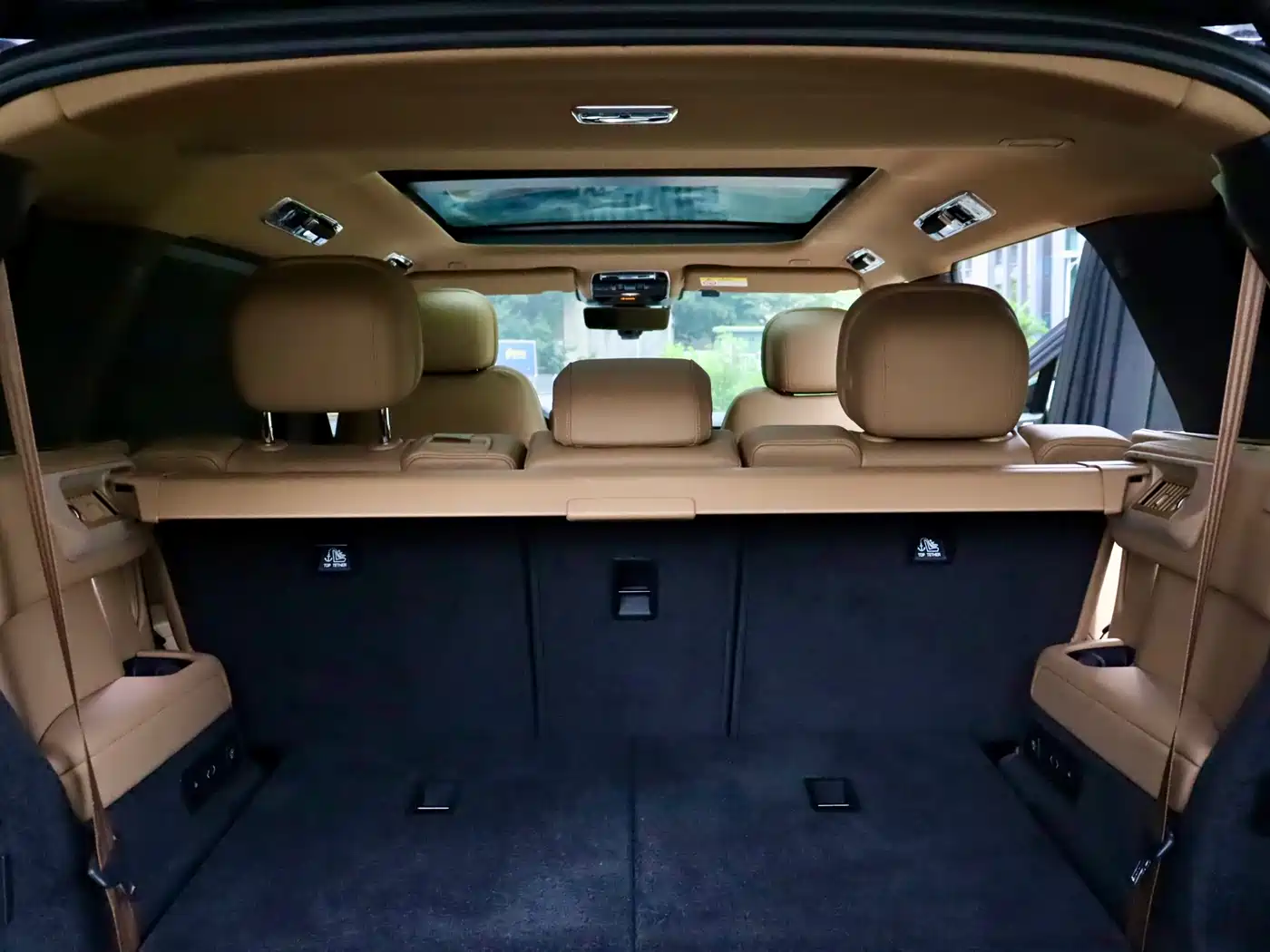 Land Rover Range Rover 2023 2023 3.0 L6 400PS Golden Age 7-Seater Long Wheelbase