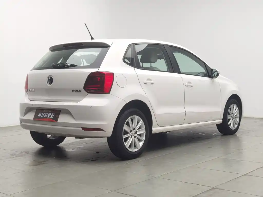 Photo 2 - Volkswagen Polo