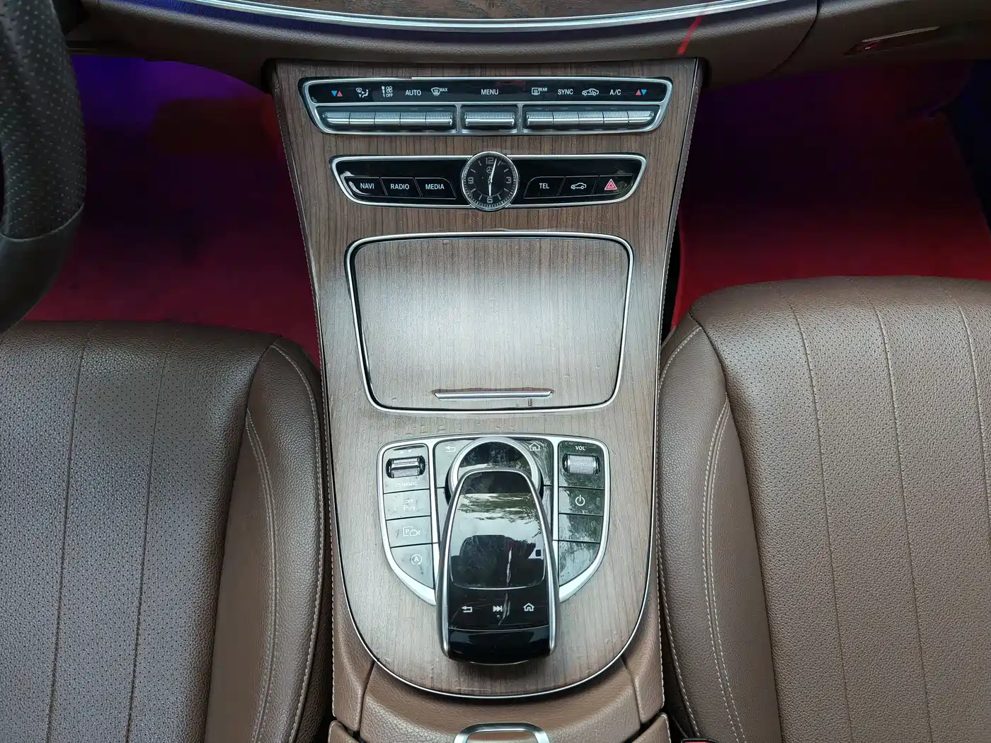 Mercedes-Benz E-Class 2017 E 300 L Luxury фото 17