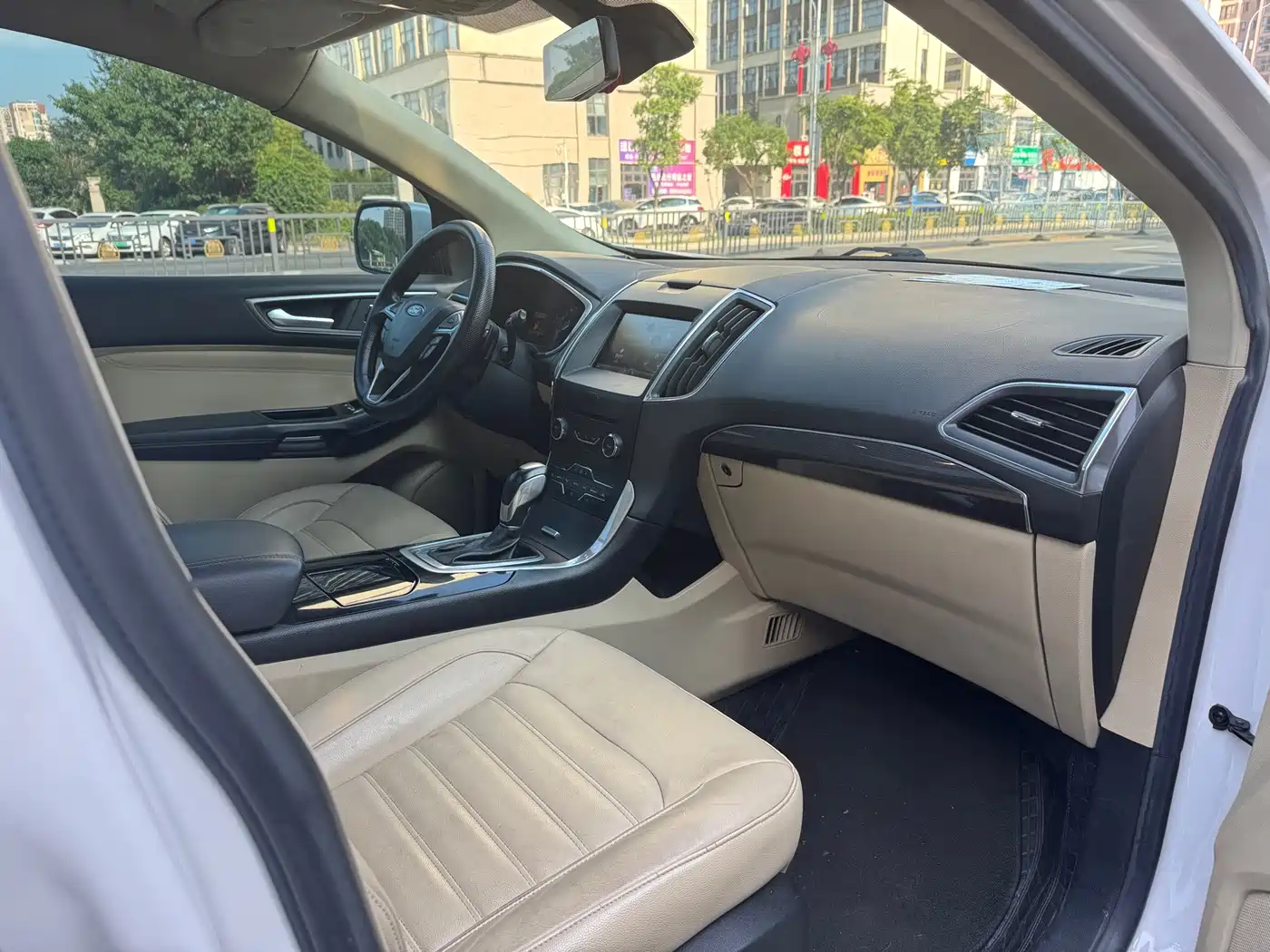 Фото 9 - Ford Edge
