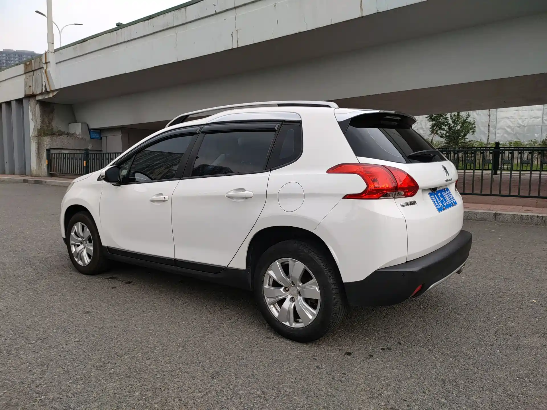 صورة 7 - Peugeot 2008