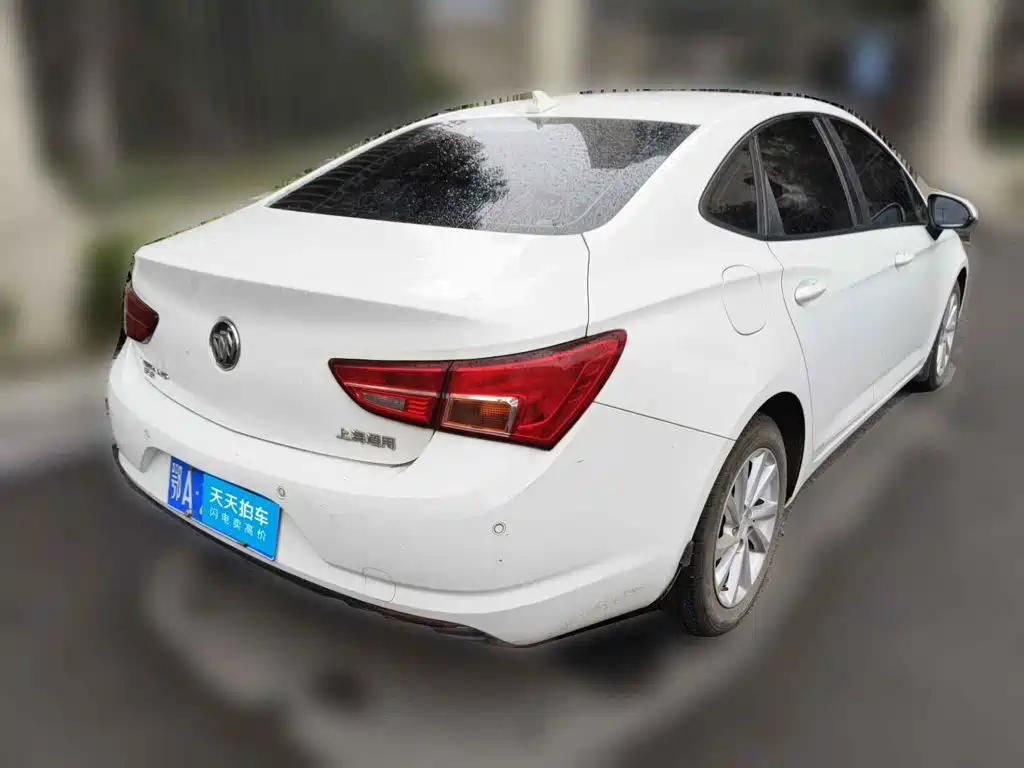 صورة 2 - Buick Verano