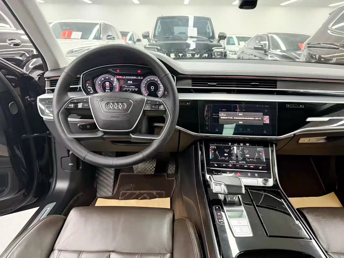 Photo 17 - Audi A8
