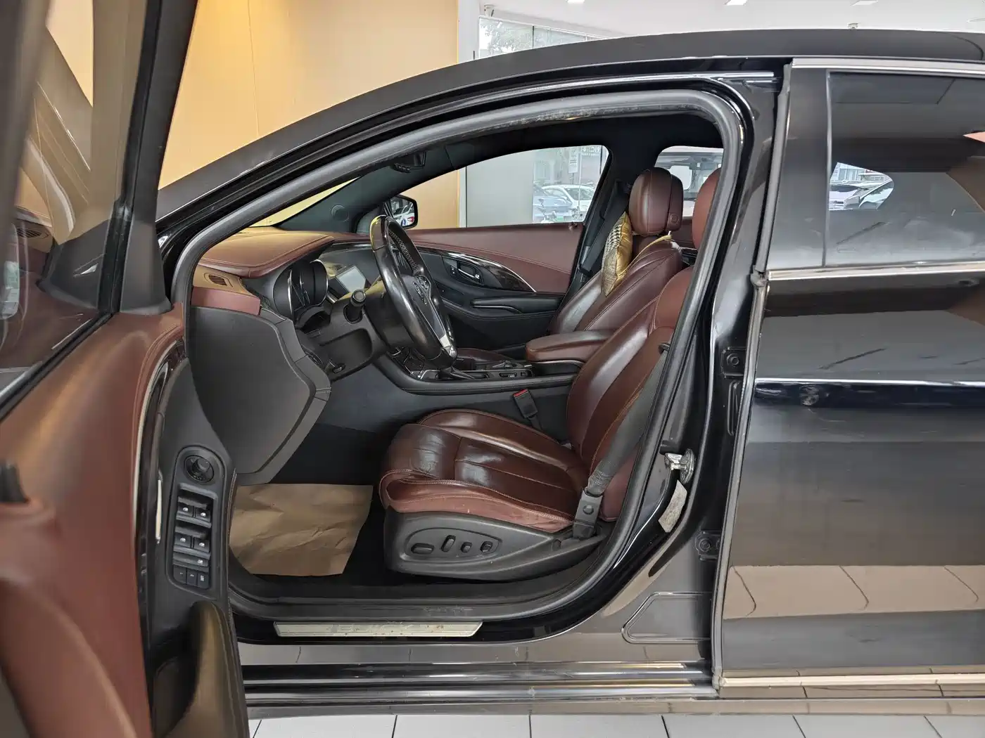 Фото 14 - Buick LaCrosse