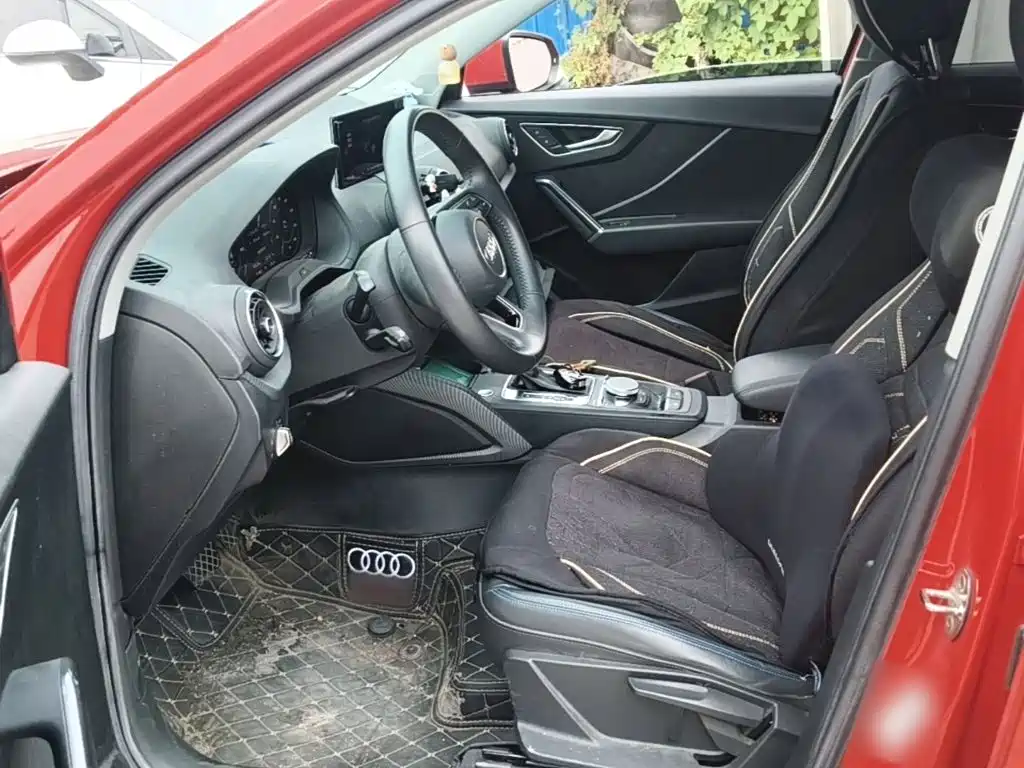 Фото 15 - Audi Q2L e-tron