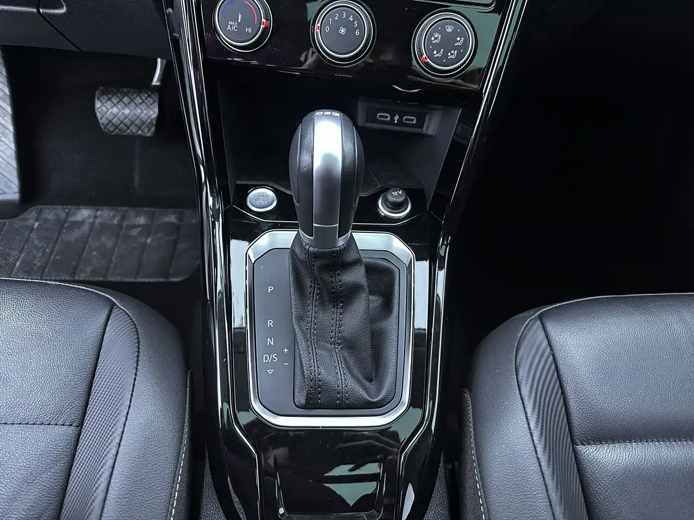 VOLKSWAGEN T ROC EXPLORING SONGS