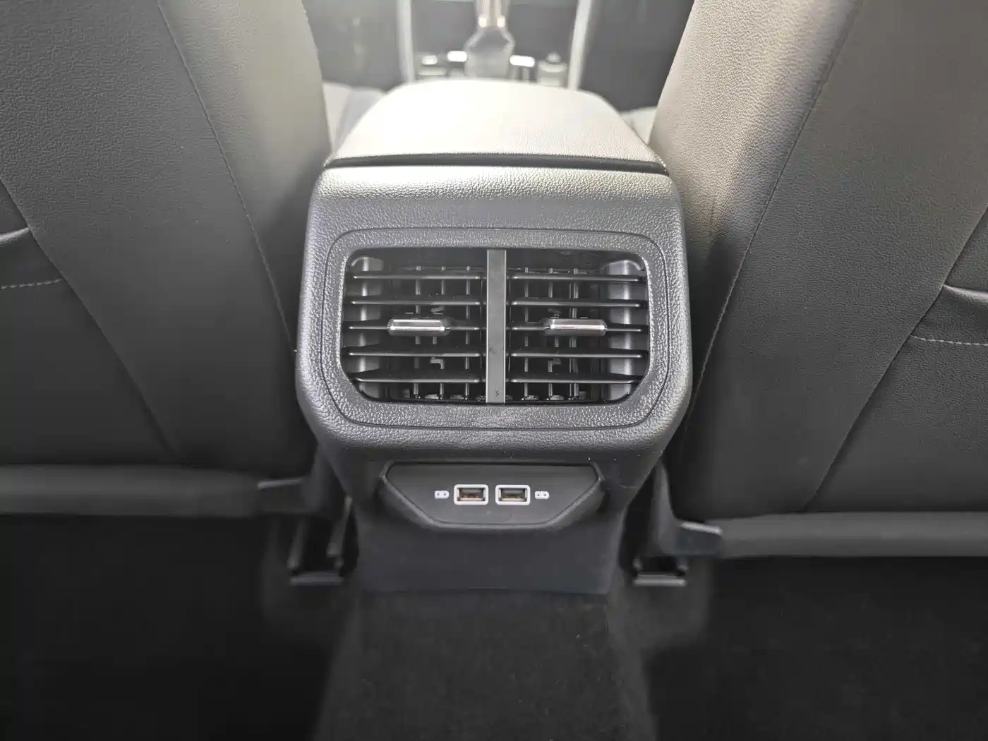 Volkswagen Bora 2018 1.5L Automatic Comfort фото 11