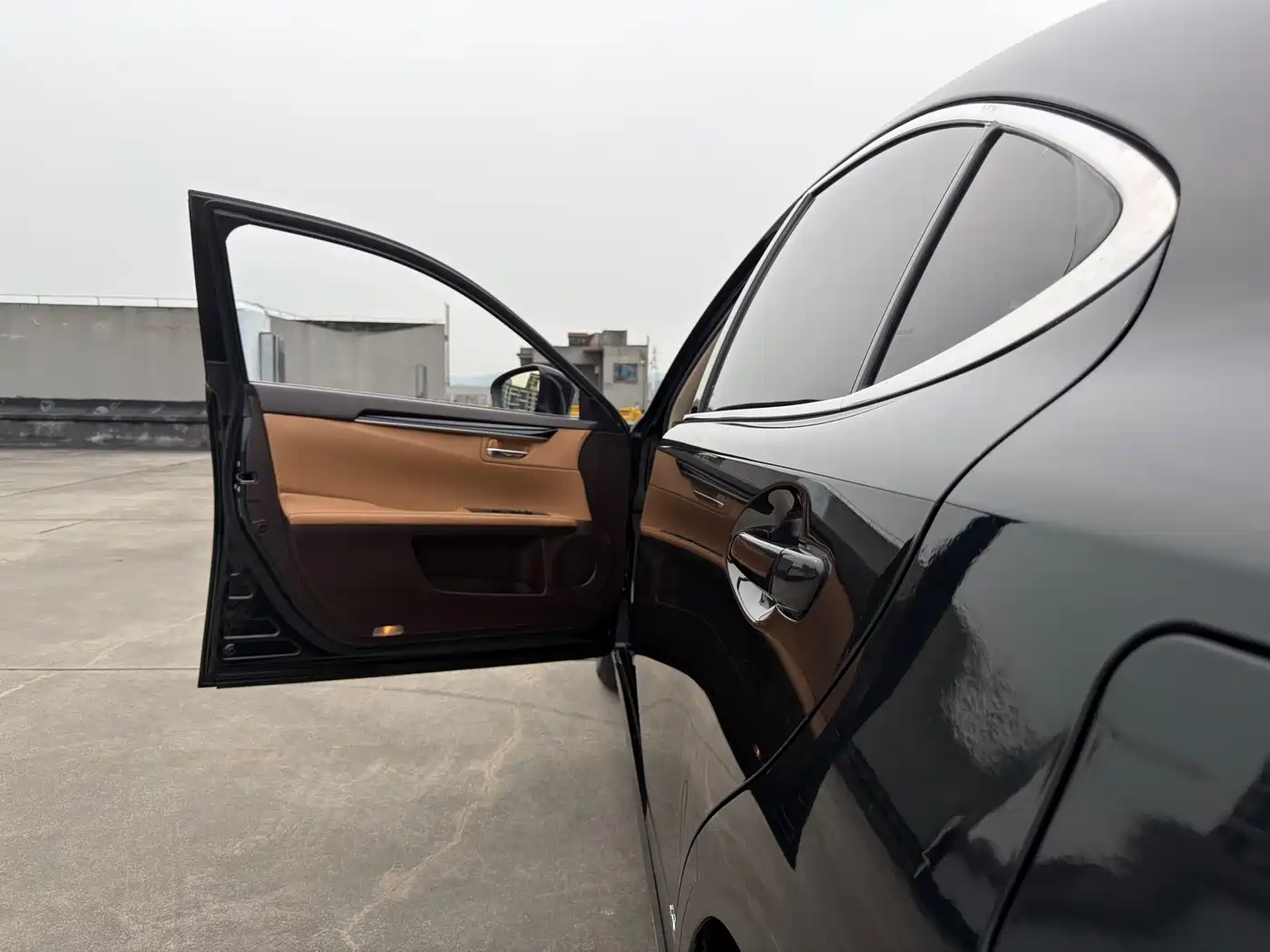 Фото 20 - Lexus ES