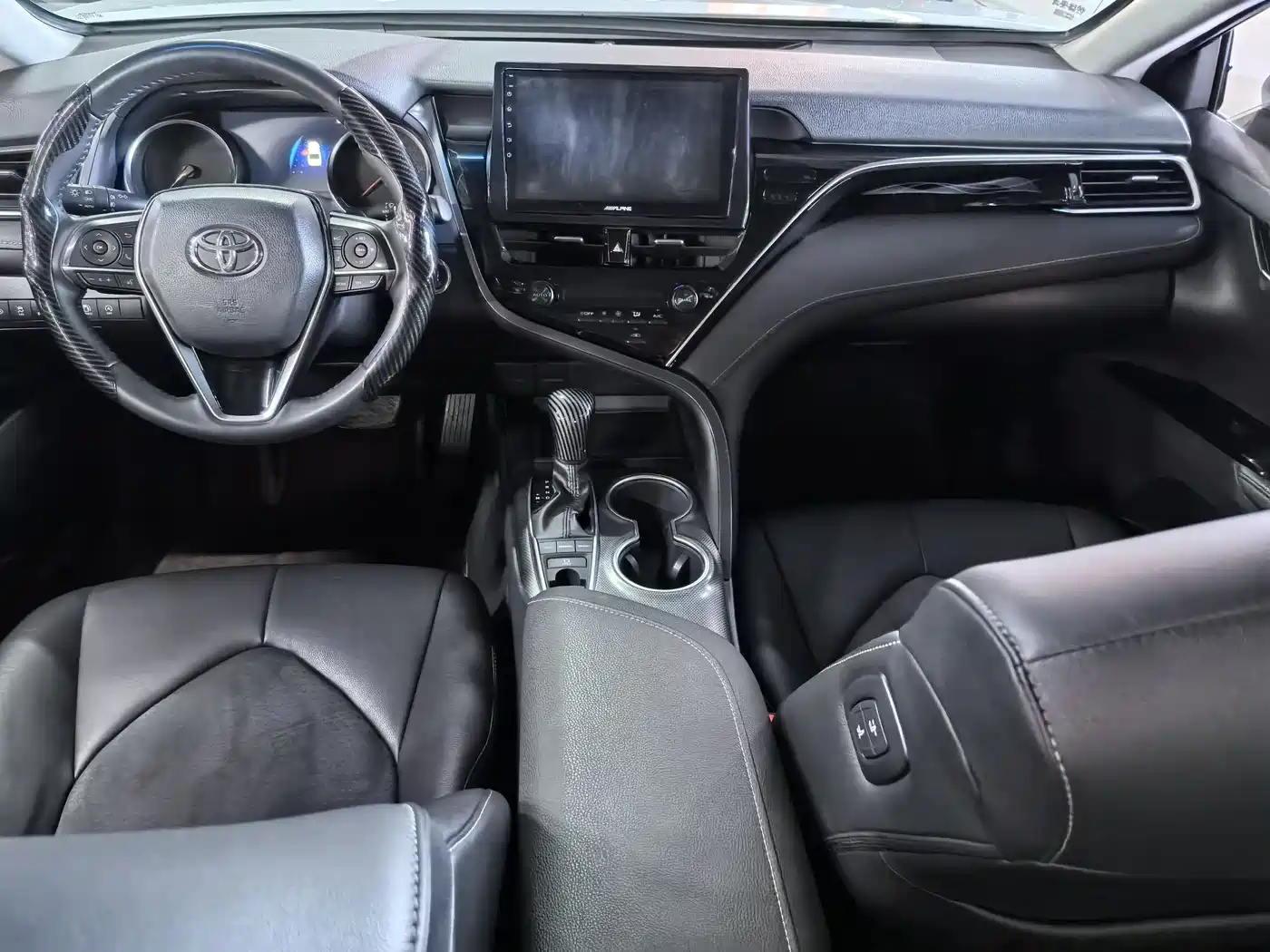 Toyota Camry 2022 2.0S Knight Edition фото 11