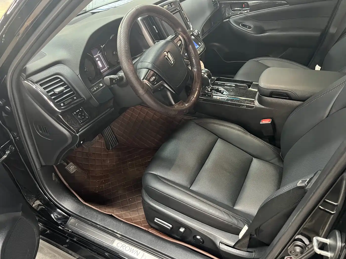 Toyota Crown 2018 2.0T Fashion Edition фото 4