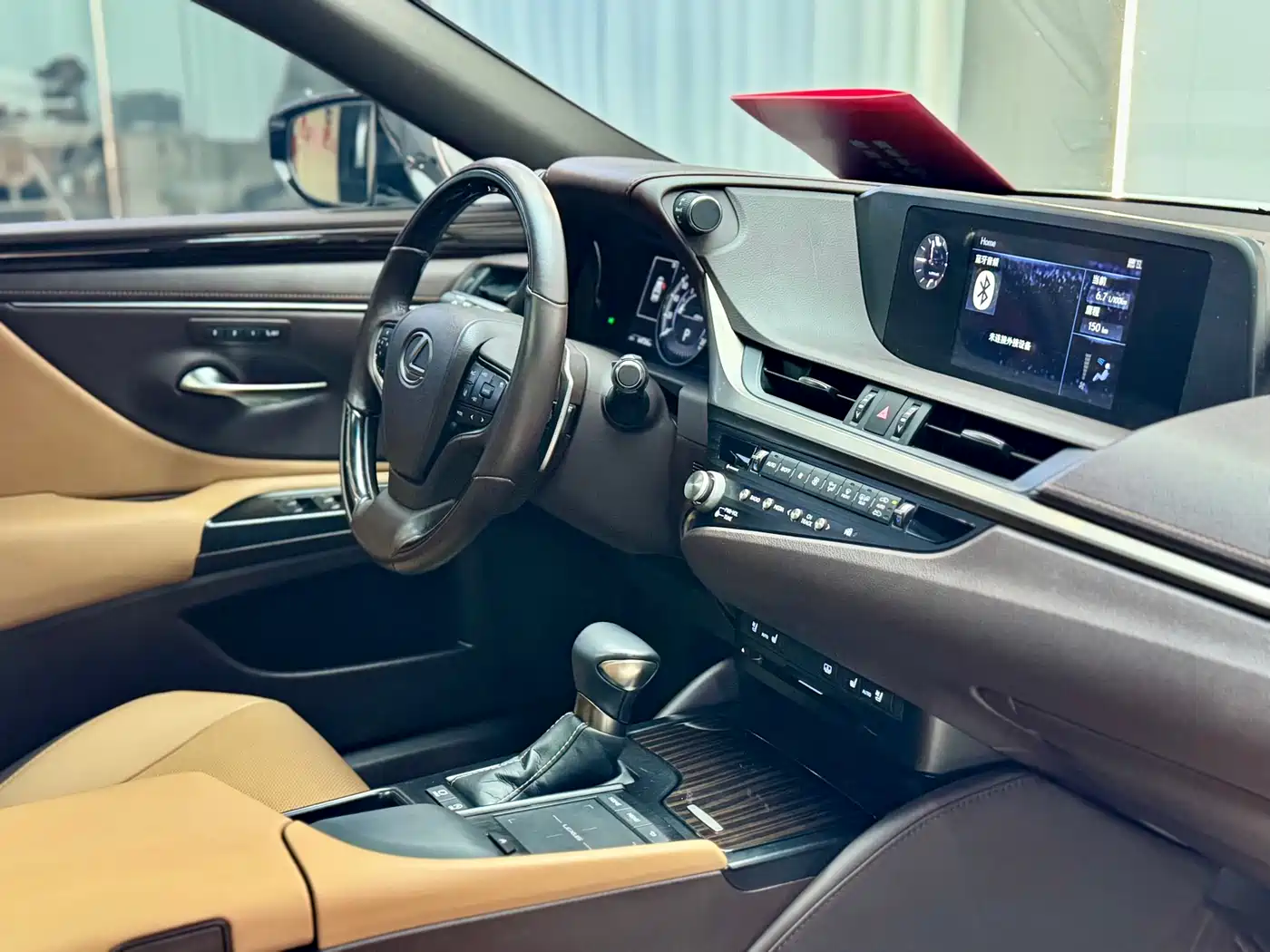 Lexus ES 2020 200 Luxury фото 19