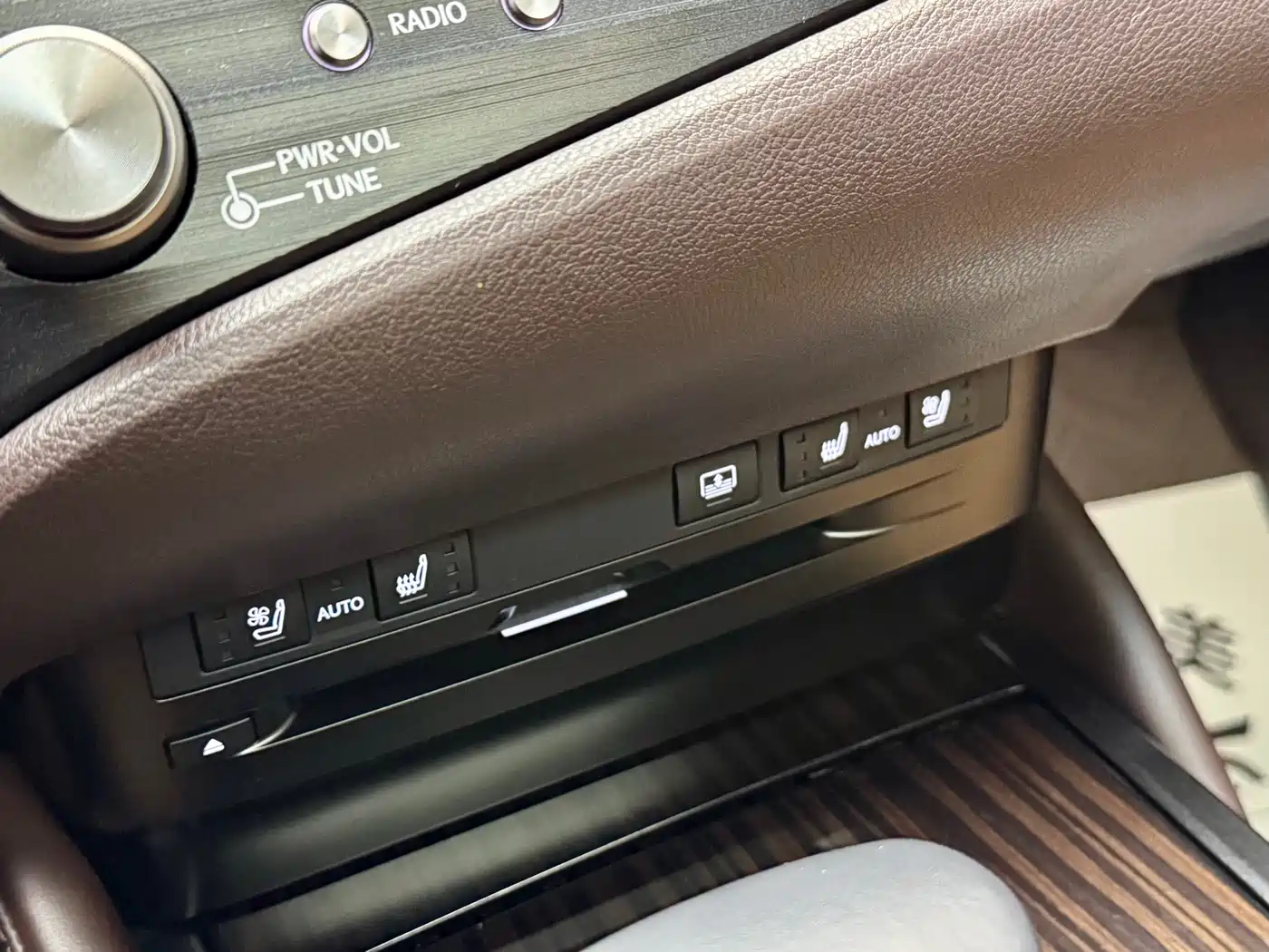 Lexus ES 2020 200 Luxury фото 14